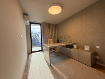 Apartamento T4 para Venda em Santa Marinha e São Pedro da Afurada
