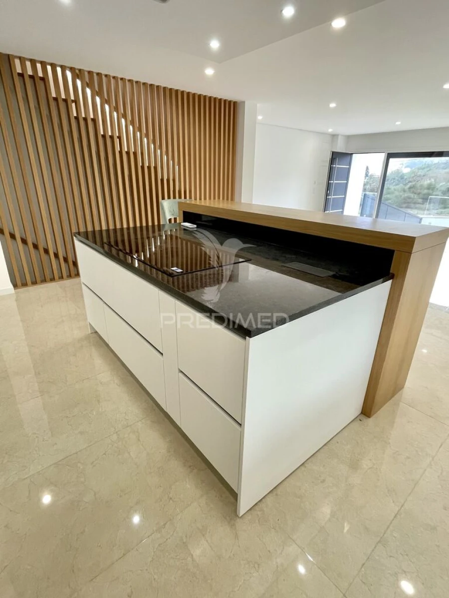 Moradia T3 para Venda em Recezinhos (São Mamede) Foto 5