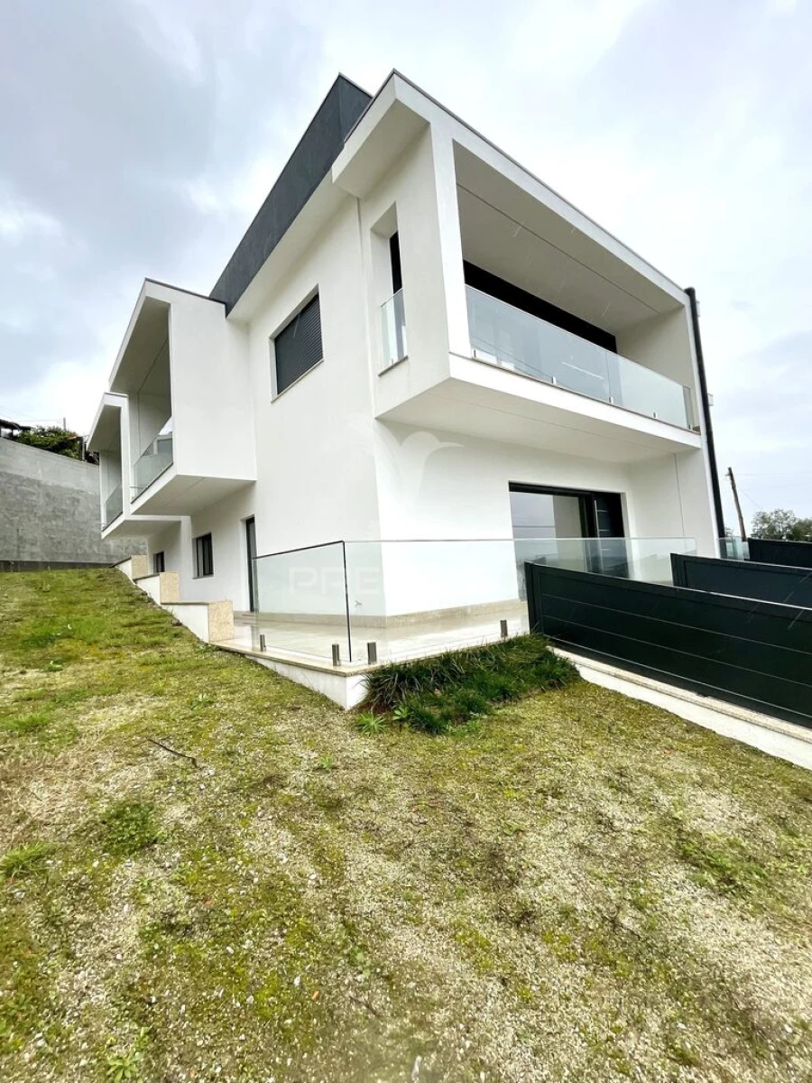 Moradia T3 para Venda em Recezinhos (São Mamede) Foto 13