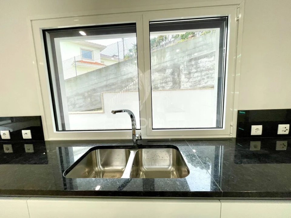 Moradia T3 para Venda em Recezinhos (São Mamede) Foto 7