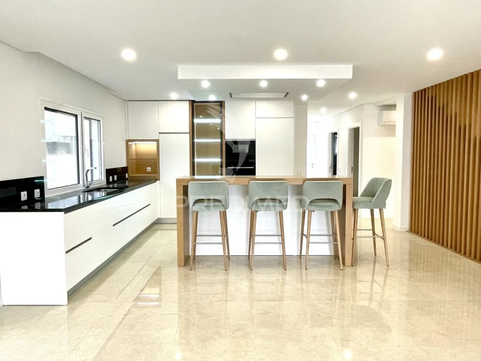 Moradia T3 para Venda em Recezinhos (São Mamede) Foto 1