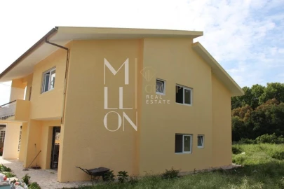 Moradia T3 para Venda em Santa Maria de Lamas