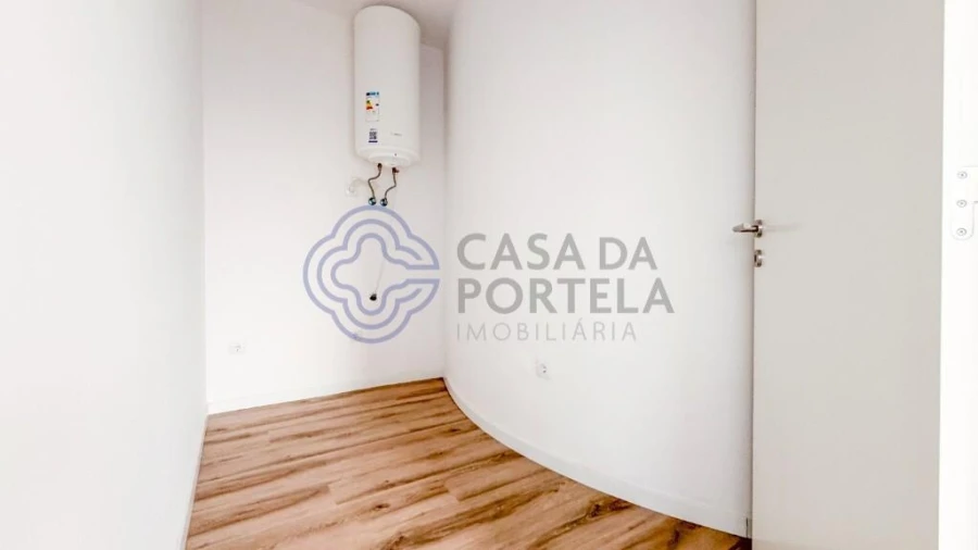 Apartamento T2 para Arrendamento em Ribeirão Foto 14