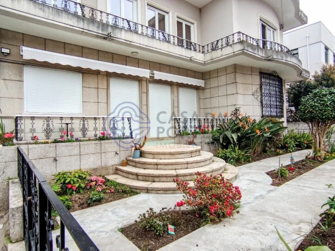 Apartamento T4 para Venda em Paranhos Foto 3