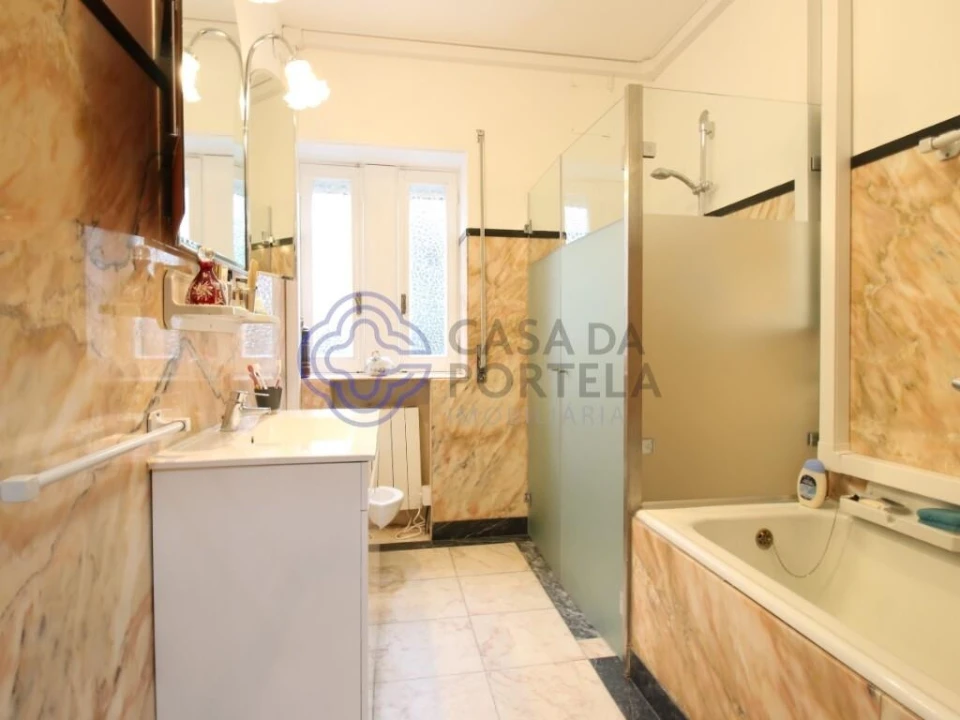 Apartamento T4 para Venda em Paranhos Foto 16