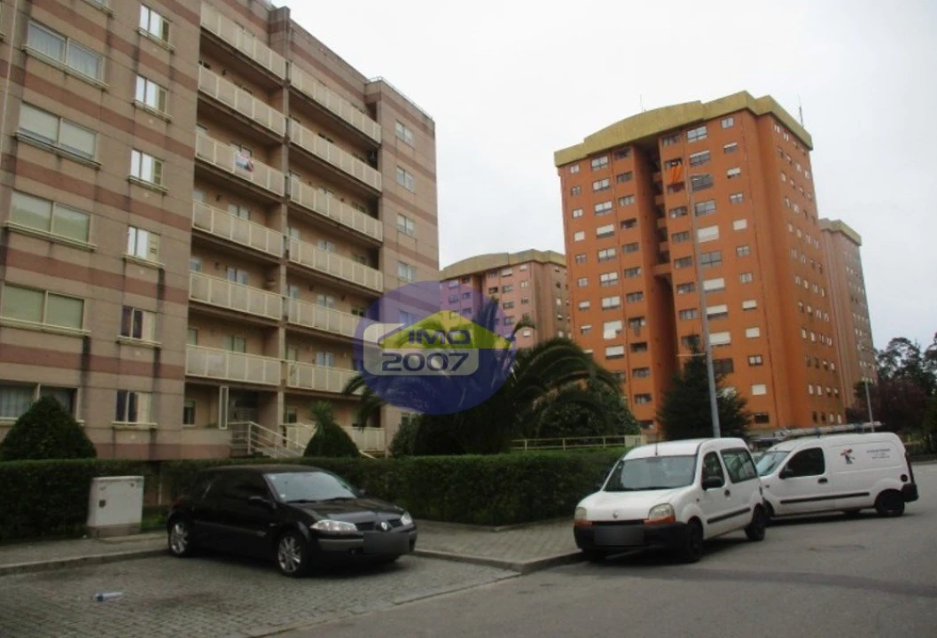 Apartamento T3 para Venda em Vilar de Andorinho Foto 9