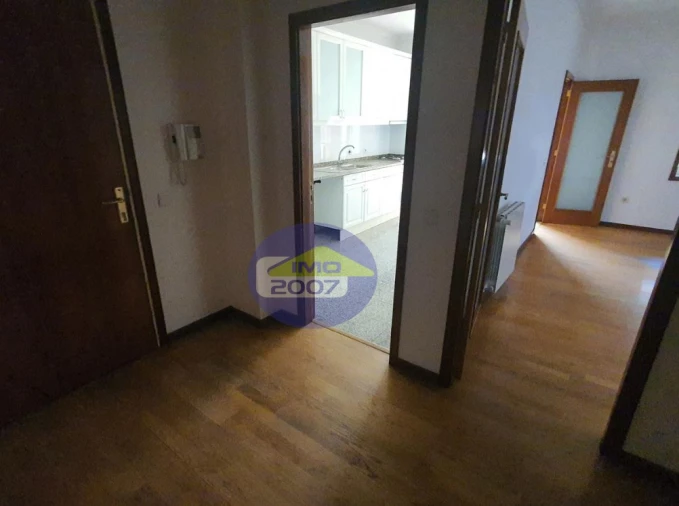 Apartamento T3 para Venda em Vilar de Andorinho Foto 5