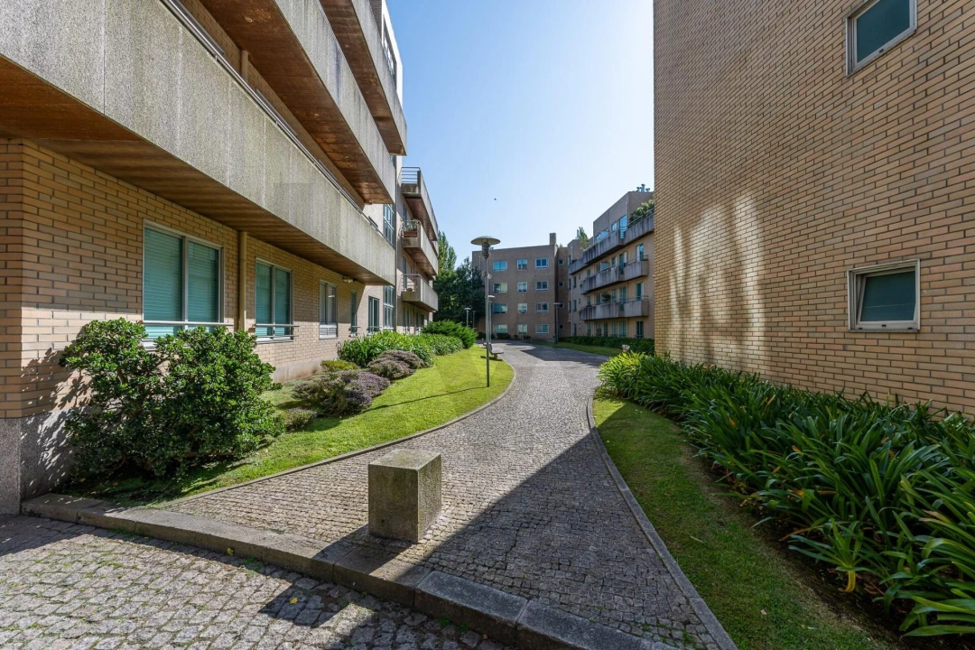 Apartamento T5 para Venda em Lordelo do Ouro e Massarelos Foto 65