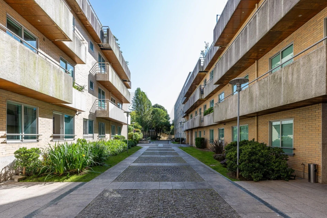 Apartamento T5 para Venda em Lordelo do Ouro e Massarelos Foto 52