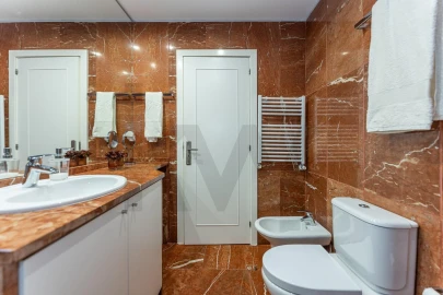 Apartamento T5 para Venda em Lordelo do Ouro e Massarelos