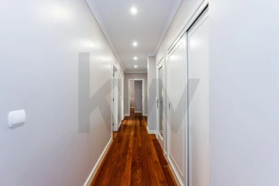 Apartamento T5 para Venda em Lordelo do Ouro e Massarelos