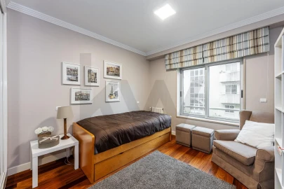 Apartamento T5 para Venda em Lordelo do Ouro e Massarelos