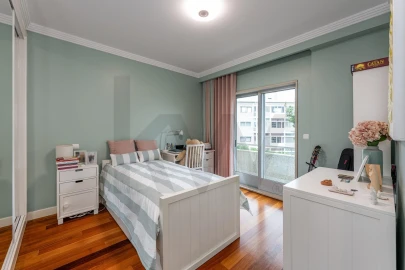 Apartamento T5 para Venda em Lordelo do Ouro e Massarelos