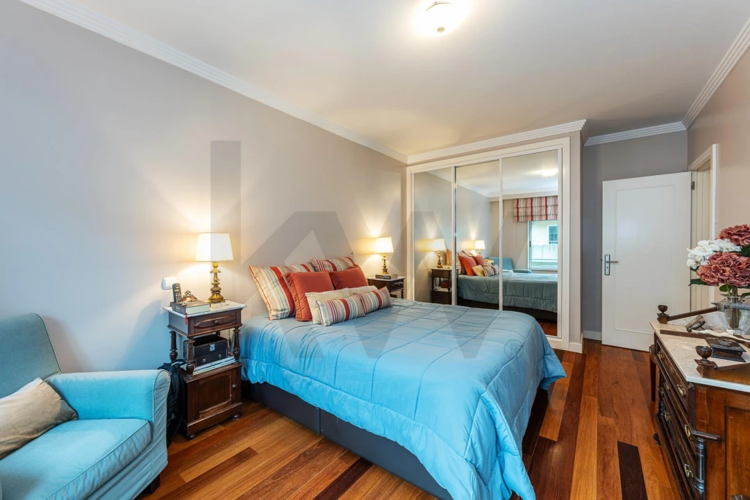 Apartamento T5 para Venda em Lordelo do Ouro e Massarelos Foto 37