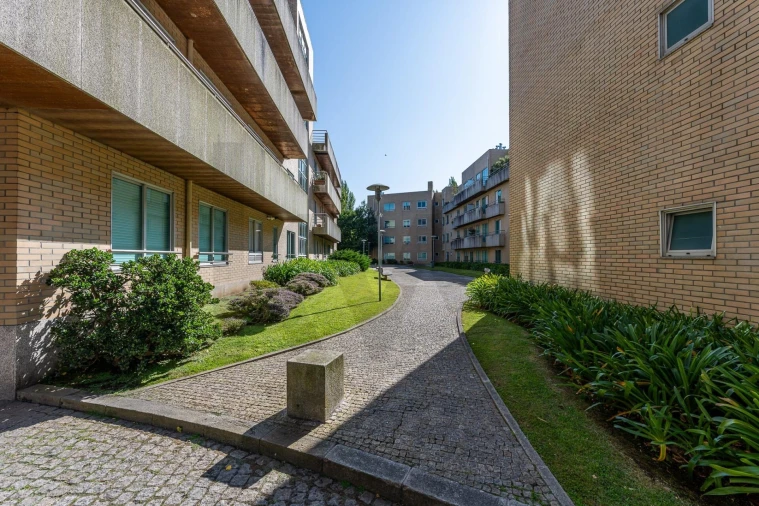 Apartamento T5 para Venda em Lordelo do Ouro e Massarelos Foto 65