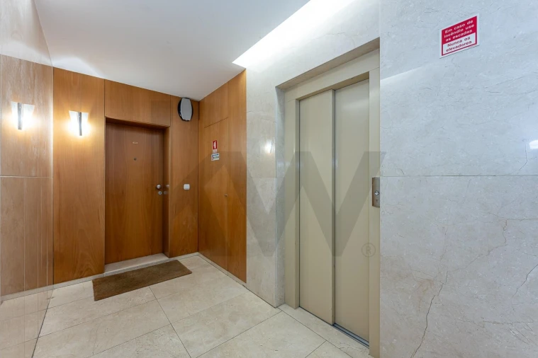 Apartamento T5 para Venda em Lordelo do Ouro e Massarelos Foto 51