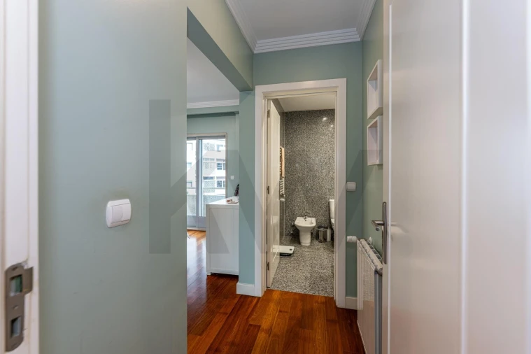 Apartamento T5 para Venda em Lordelo do Ouro e Massarelos Foto 9