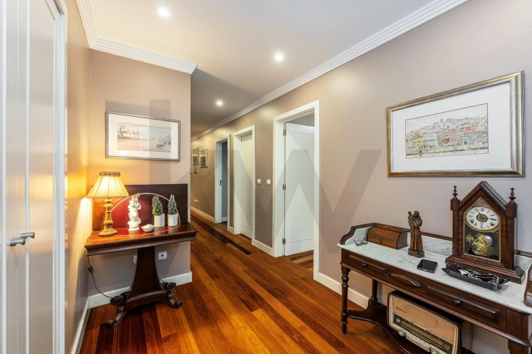 Apartamento T5 para Venda em Lordelo do Ouro e Massarelos Foto 4