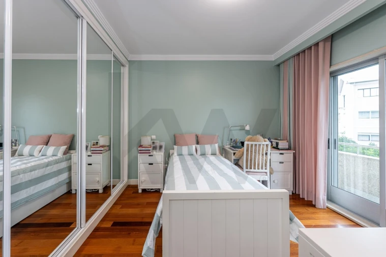 Apartamento T5 para Venda em Lordelo do Ouro e Massarelos Foto 11