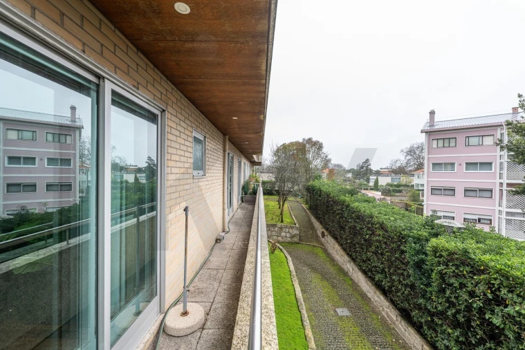 Apartamento T5 para Venda em Lordelo do Ouro e Massarelos Foto 42