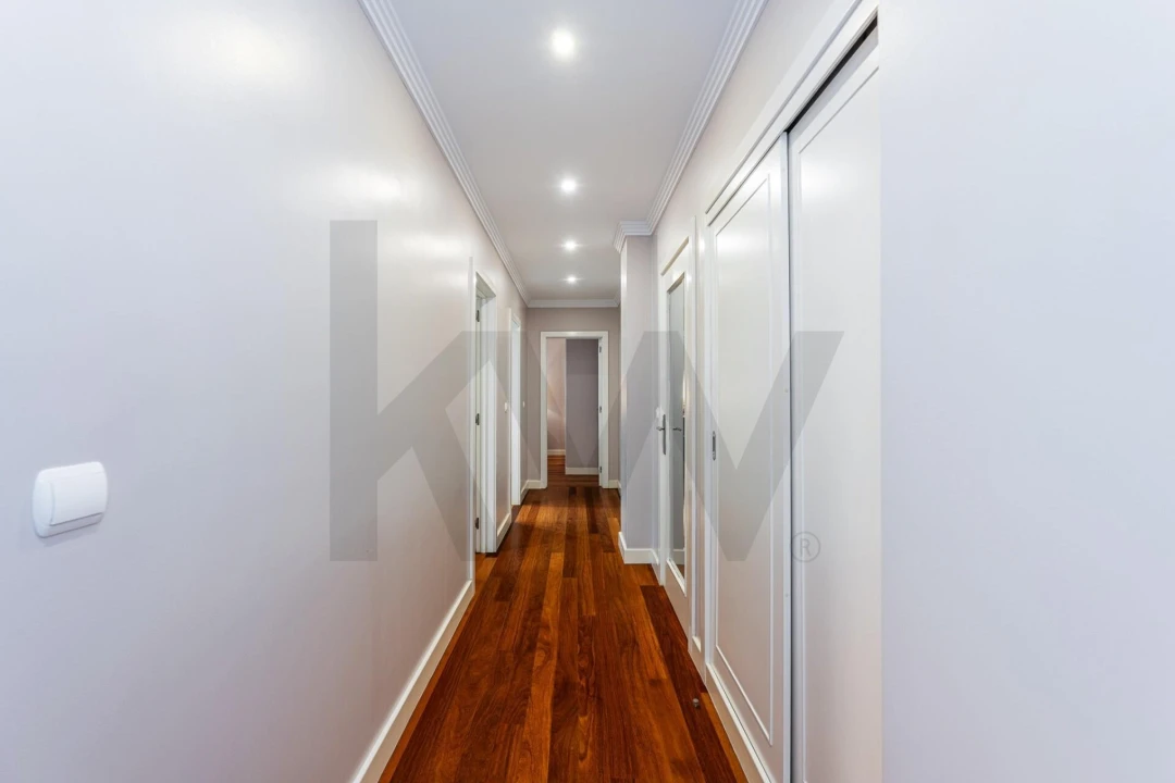 Apartamento T5 para Venda em Lordelo do Ouro e Massarelos Foto 41