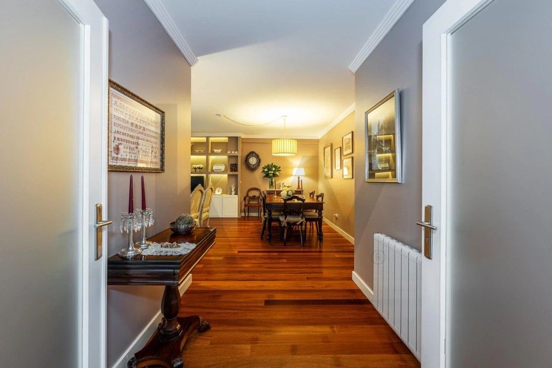 Apartamento T5 para Venda em Lordelo do Ouro e Massarelos Foto 14