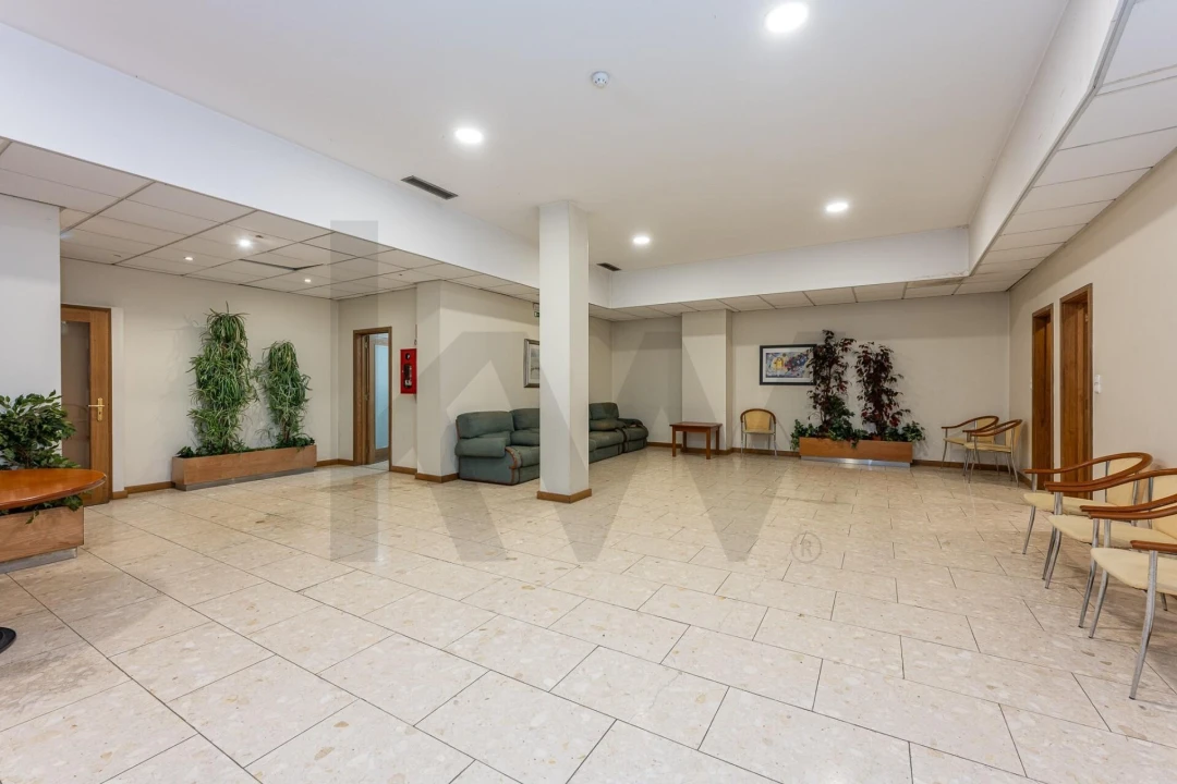 Apartamento T5 para Venda em Lordelo do Ouro e Massarelos Foto 67