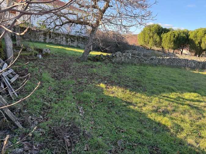 Moradia T2 para Venda em Seixo do Côa e Vale Longo Foto 2