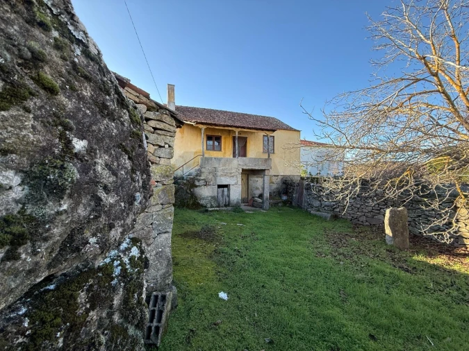 Moradia T2 para Venda em Seixo do Côa e Vale Longo Foto 7