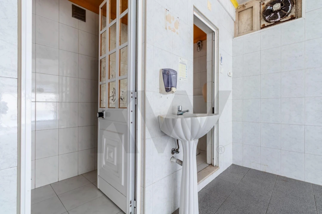 Loja para Venda em Caparica e Trafaria Foto 9