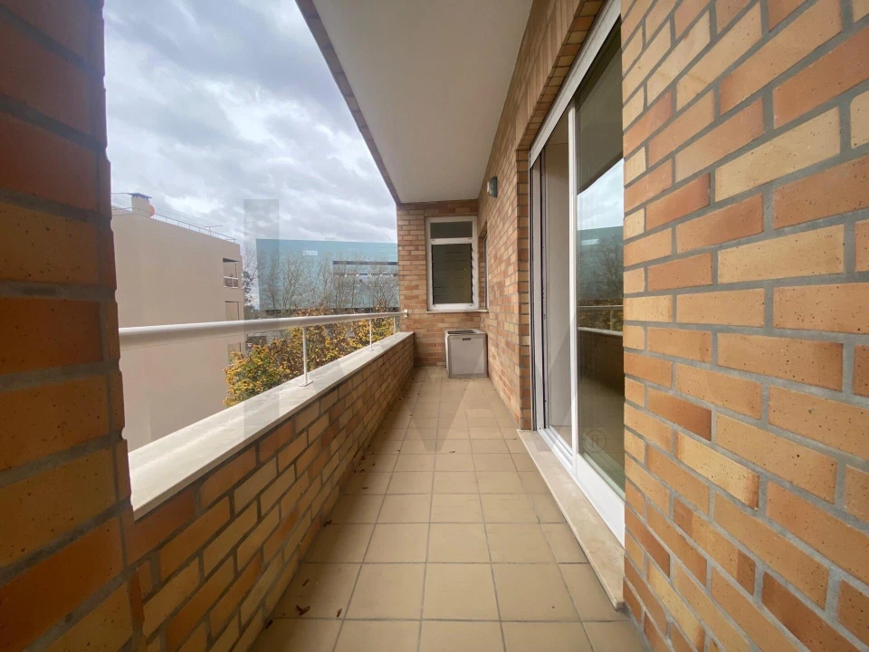 Apartamento T2 para Arrendamento em São Mamede de Infesta e Senhora da Hora Foto 22