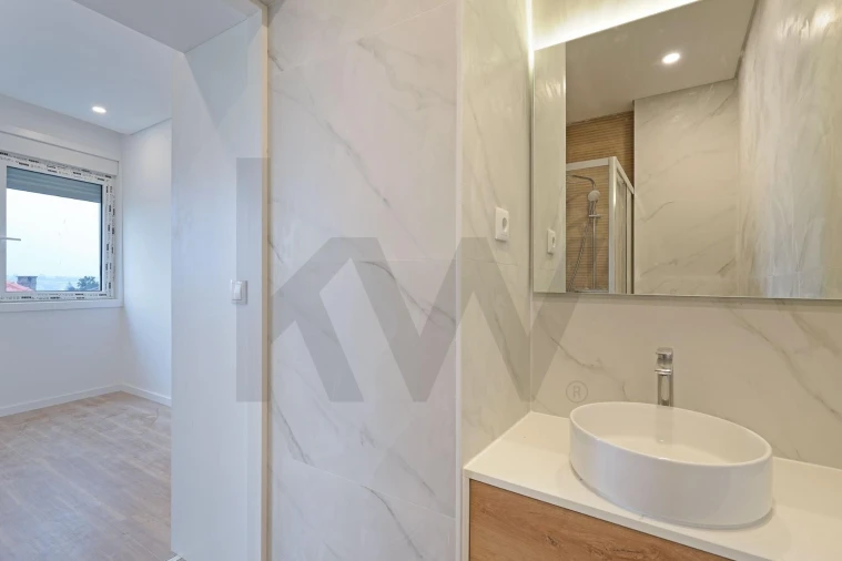 Moradia T3 para Venda em Campanhã Foto 9