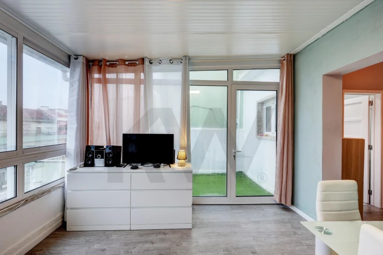 Apartamento T1 para Venda em Venteira Foto 4