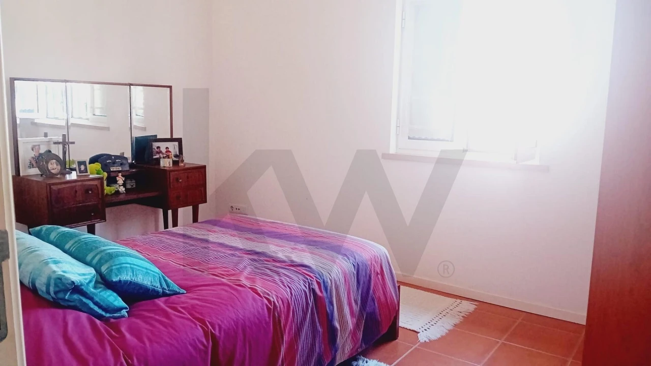 Apartamento T2 para Arrendamento em Santo Antonio dos Olivais Foto 6