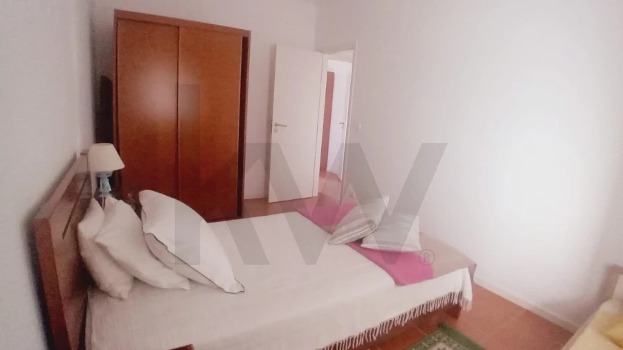 Apartamento T2 para Arrendamento em Santo Antonio dos Olivais Foto 7