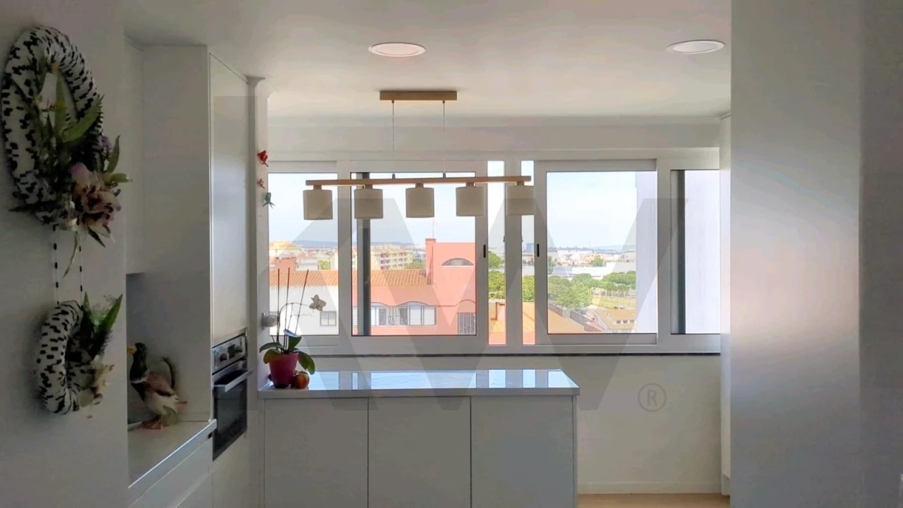 Apartamento T3 para Venda em São Domingos de Rana Foto 1