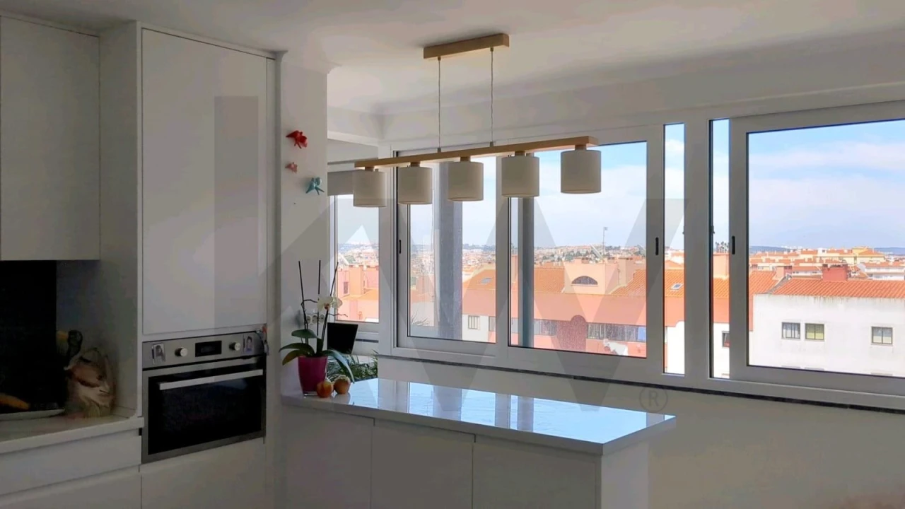 Apartamento T3 para Venda em São Domingos de Rana Foto 4