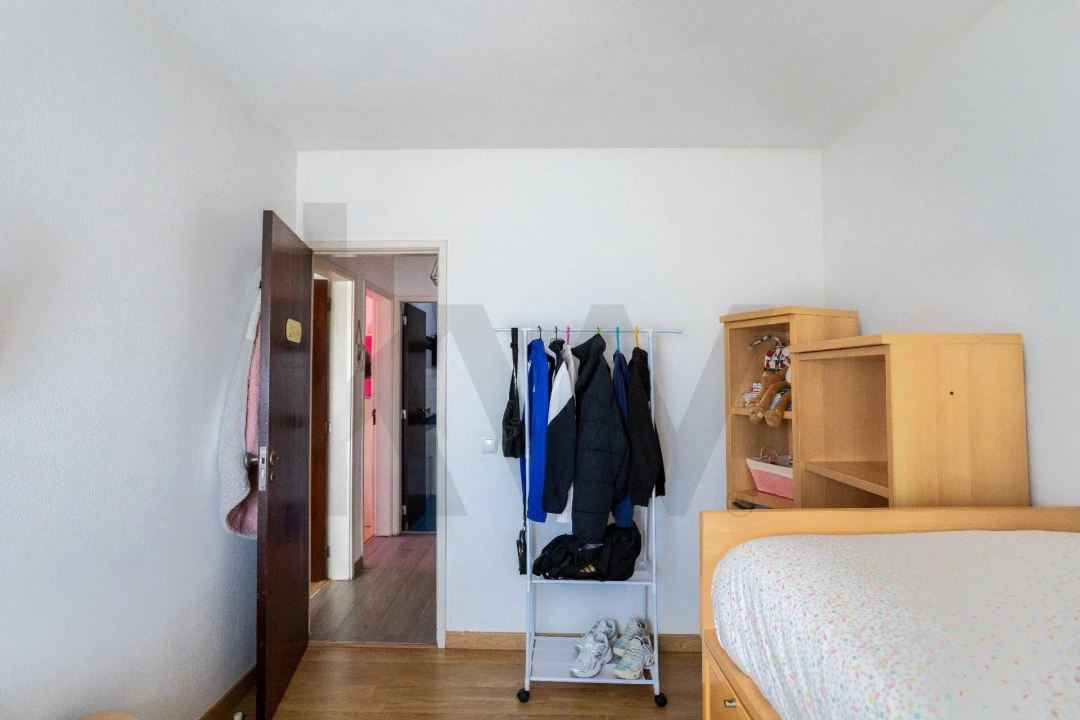 Apartamento T4 para Venda em Corroios Foto 30