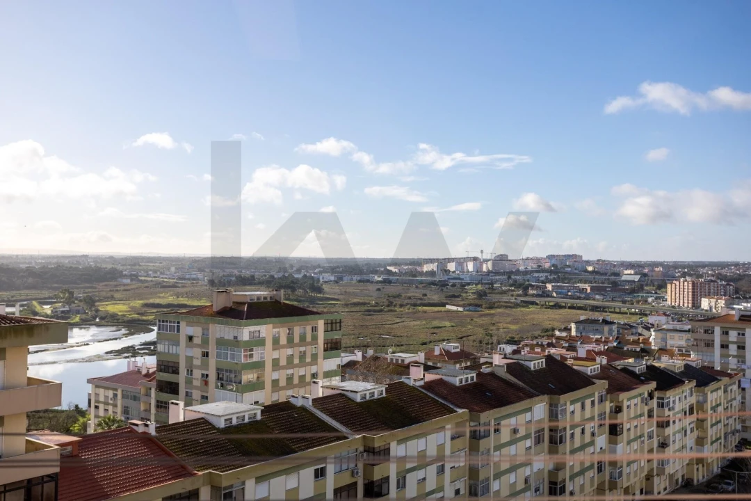 Apartamento T4 para Venda em Corroios Foto 6