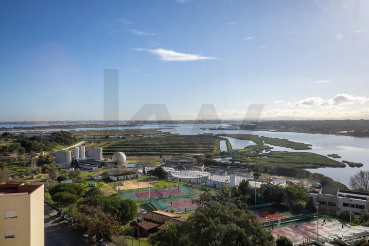 Apartamento T4 para Venda em Corroios Foto 19