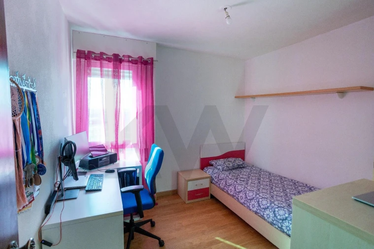 Apartamento T4 para Venda em Corroios Foto 26