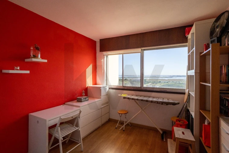 Apartamento T4 para Venda em Corroios Foto 14