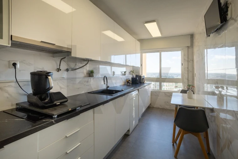 Apartamento T4 para Venda em Corroios Foto 4