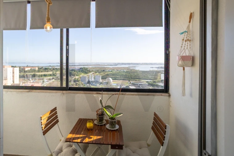 Apartamento T4 para Venda em Corroios Foto 18