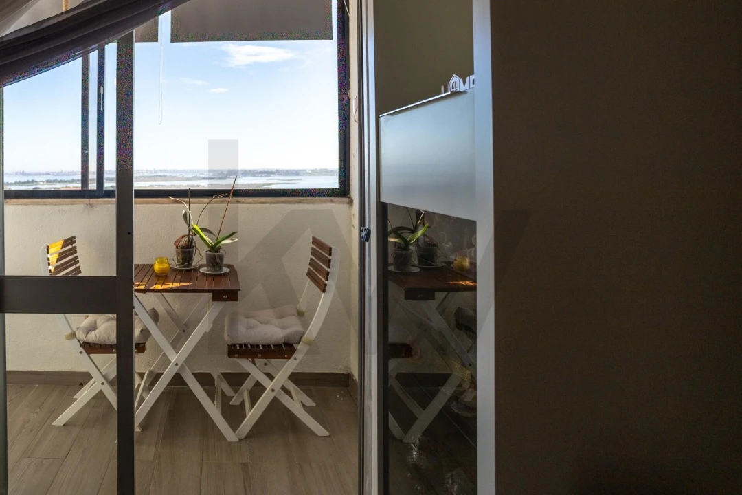 Apartamento T4 para Venda em Corroios Foto 17