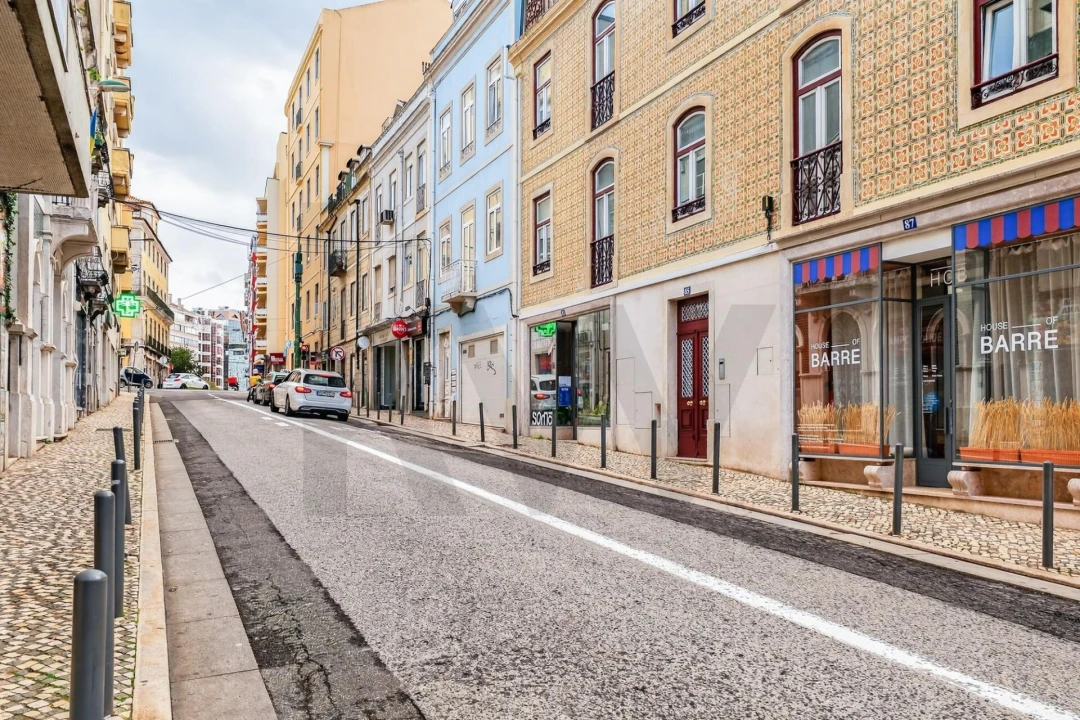 Apartamento T1 para Arrendamento em Campolide Foto 27