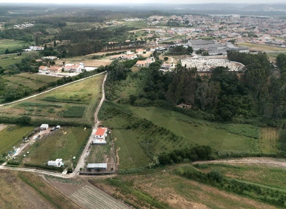 Terreno para Venda em Valado dos Frades Foto 1