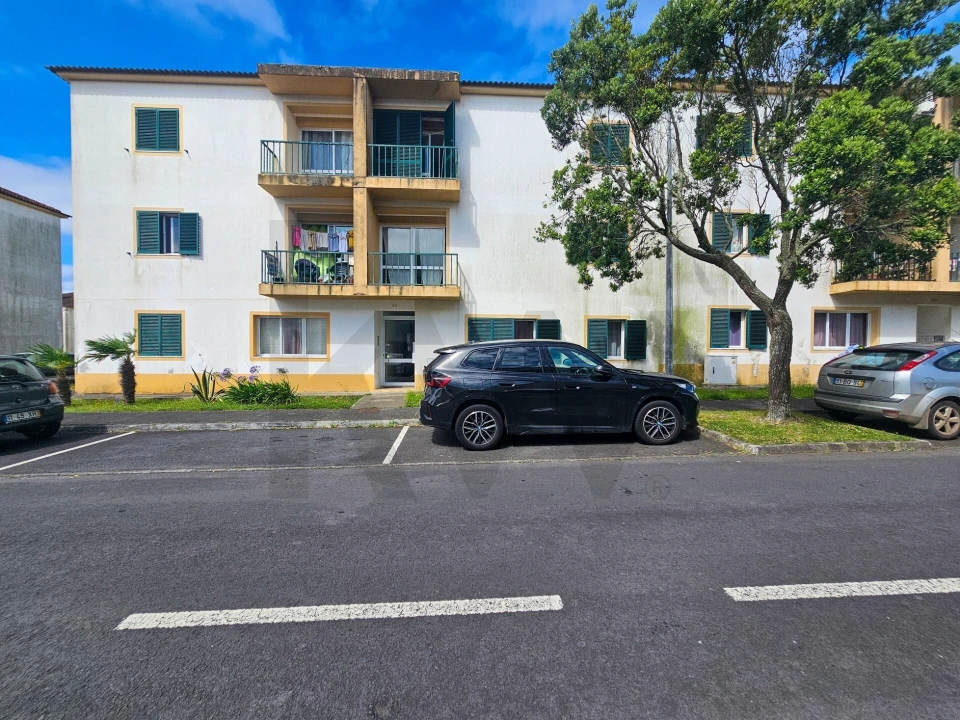 Apartamento T2 para Venda em Arrifes Foto 16