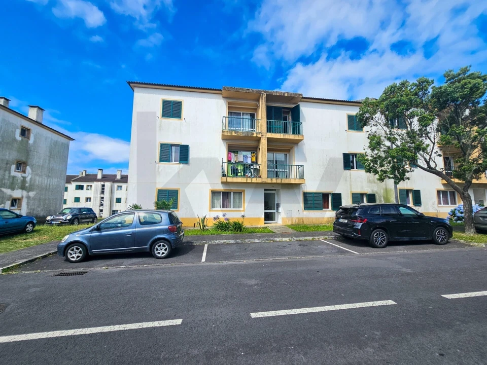 Apartamento T2 para Venda em Arrifes Foto 2