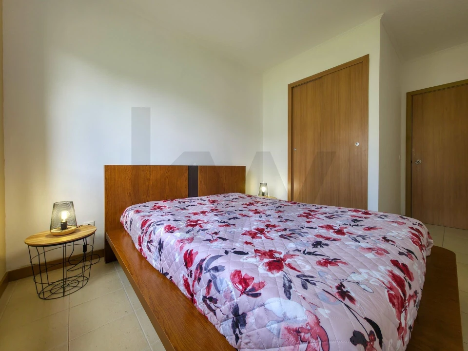 Apartamento T2 para Venda em Arrifes Foto 8